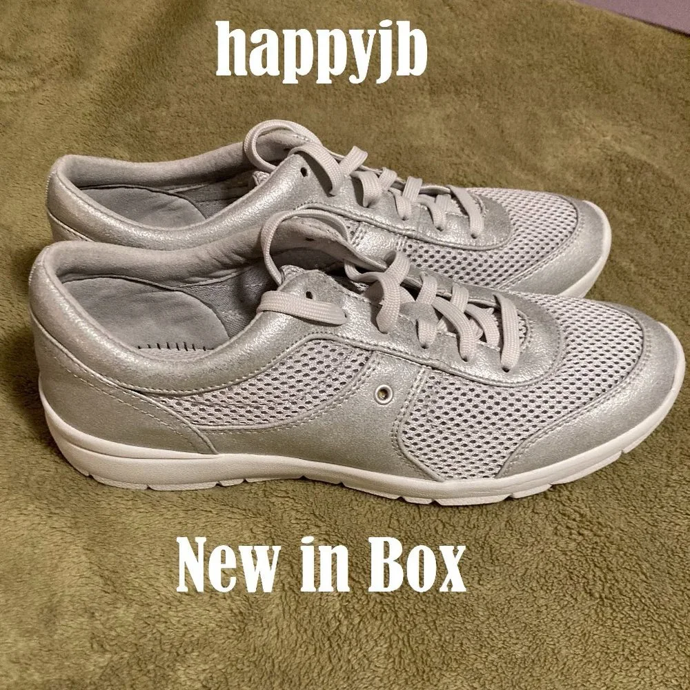 NIB Easy Spirit Gogo Sneaker Size 9M